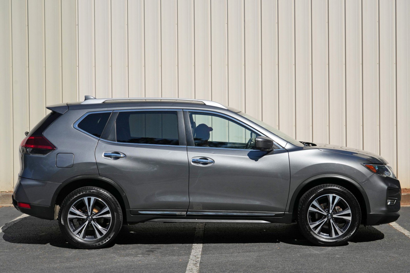 Used 2018 Nissan Rogue SL AWD/4WD image 52