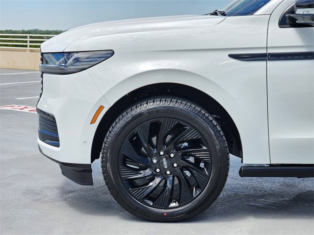 New 2025 Lincoln Navigator L Reserve w/ Jet Appearance Package image 9