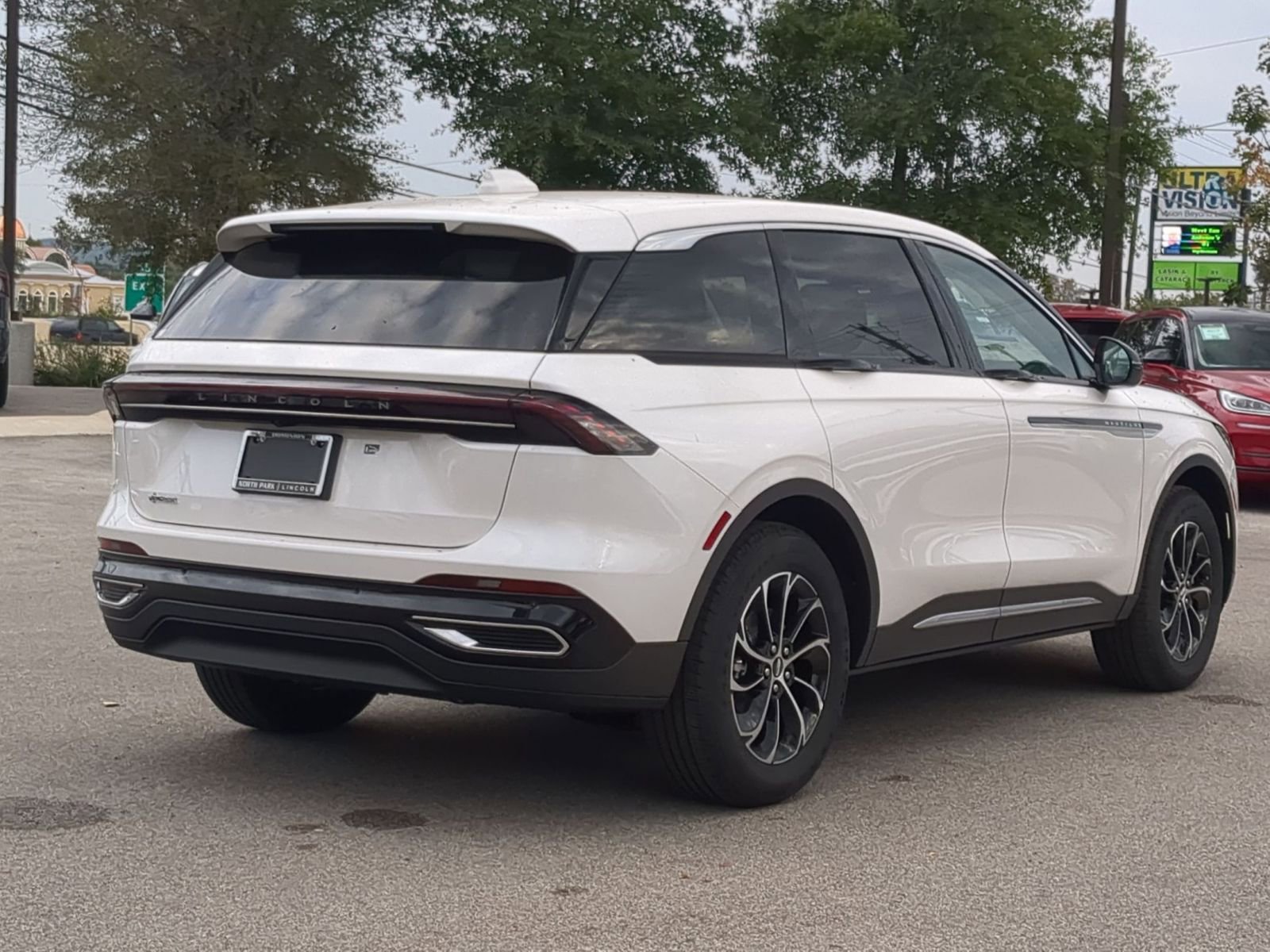 New 2026 Lincoln Nautilus Premier image 3