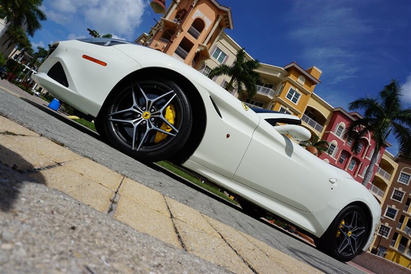 Used 2017 Ferrari California T RWD image 57