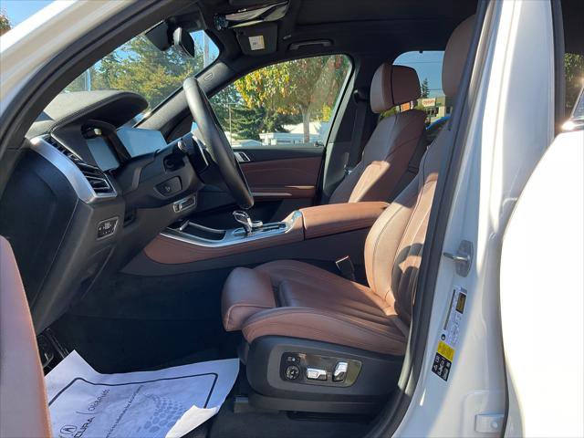 Used 2020 BMW X5 M50i w/ Executive Package image 6