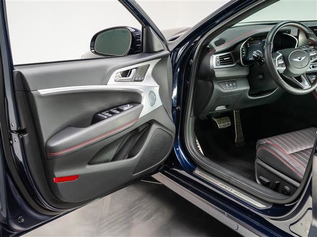 Used 2023 Genesis G70 2.0T w/ Sport Prestige Package RWD image 29