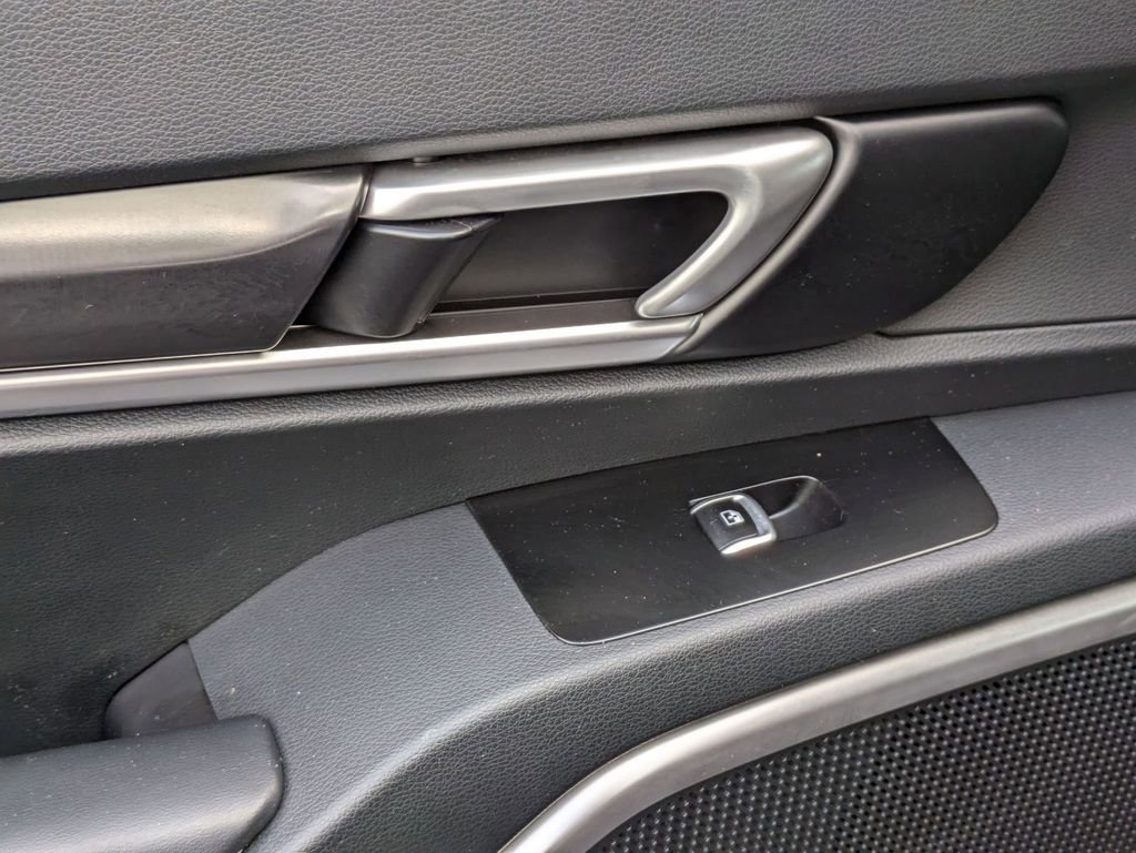 Used 2025 Kia Telluride S image 27