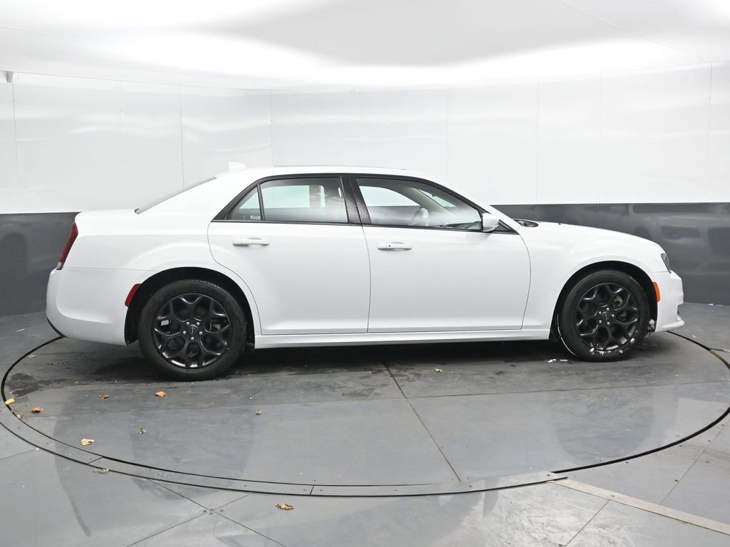 Used 2023 Chrysler 300 Touring L w/ Popular Equipment Group image 5