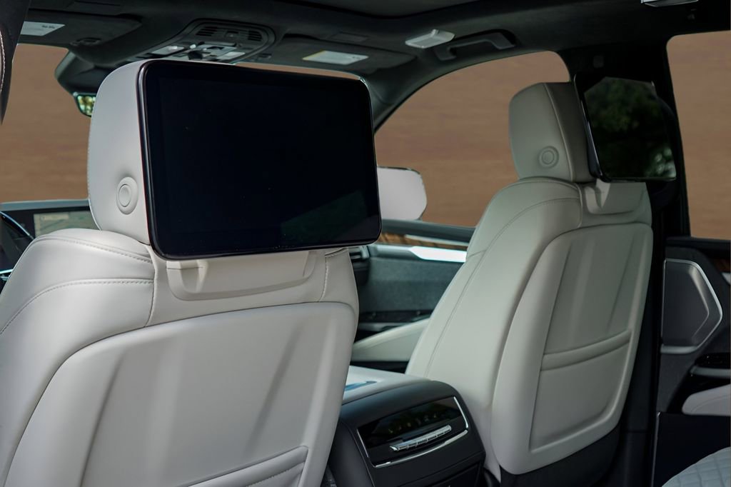 New 2026 Cadillac Escalade Platinum Sport w/ LPO, ONYX Package image 18