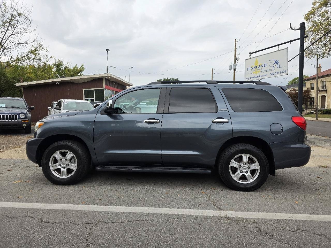 Used 2008 Toyota Sequoia Limited AWD/4WD image 2