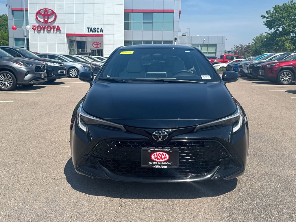 Used 2025 Toyota Corolla SE w/ SE Package FWD image 2