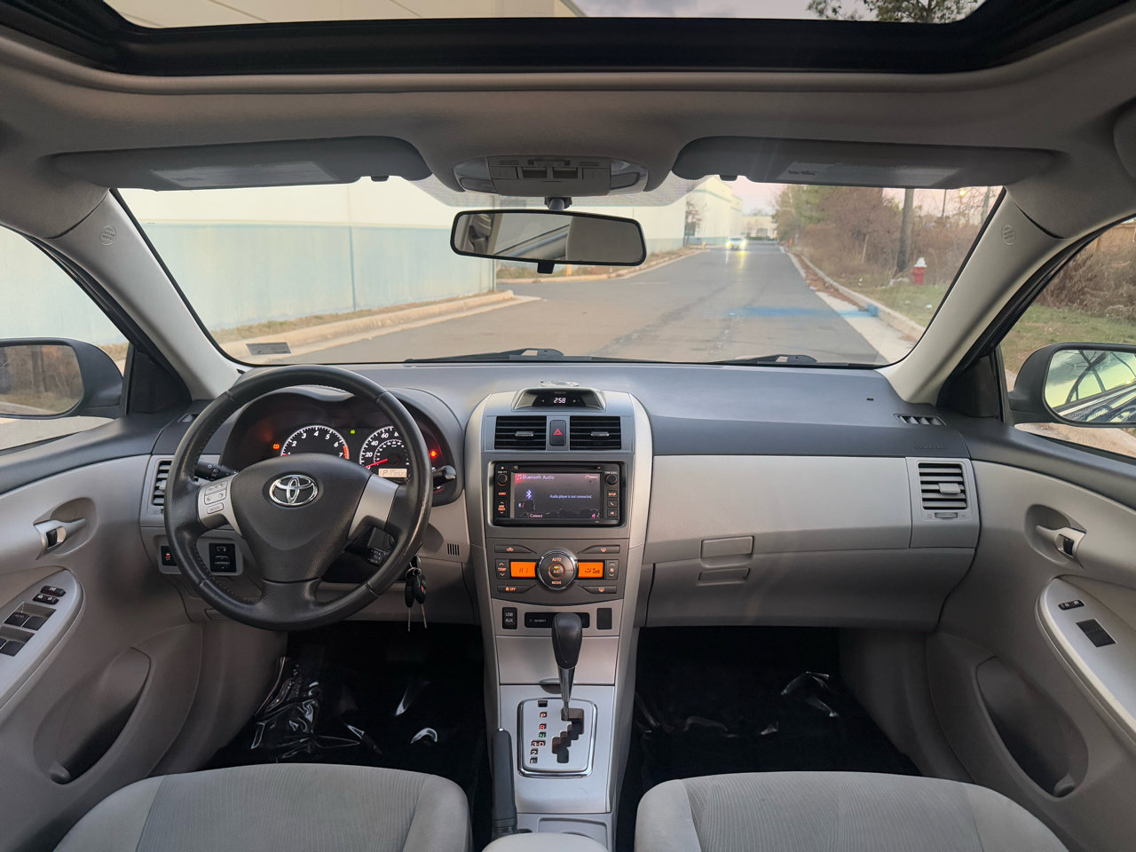 Used 2013 Toyota Corolla LE Special Edition image 5