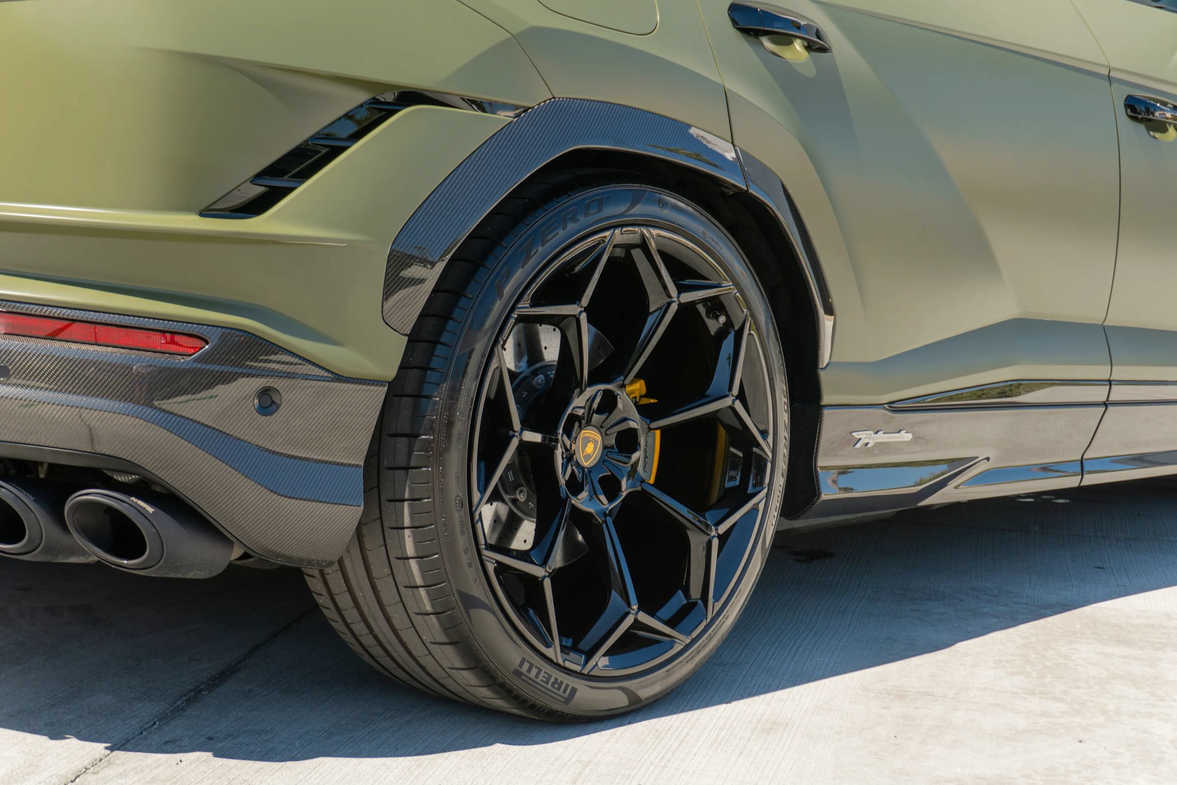 Used 2024 Lamborghini Urus Performante AWD/4WD image 41