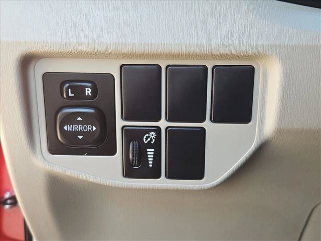Used 2015 Toyota Prius Two FWD image 16