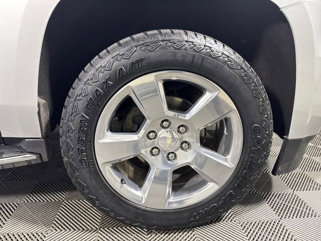 Used 2020 Chevrolet Suburban Premier AWD/4WD image 12
