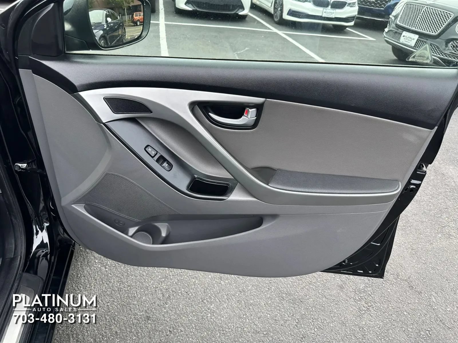 Used 2014 Hyundai Elantra Limited w/ Option Group 03 FWD image 17