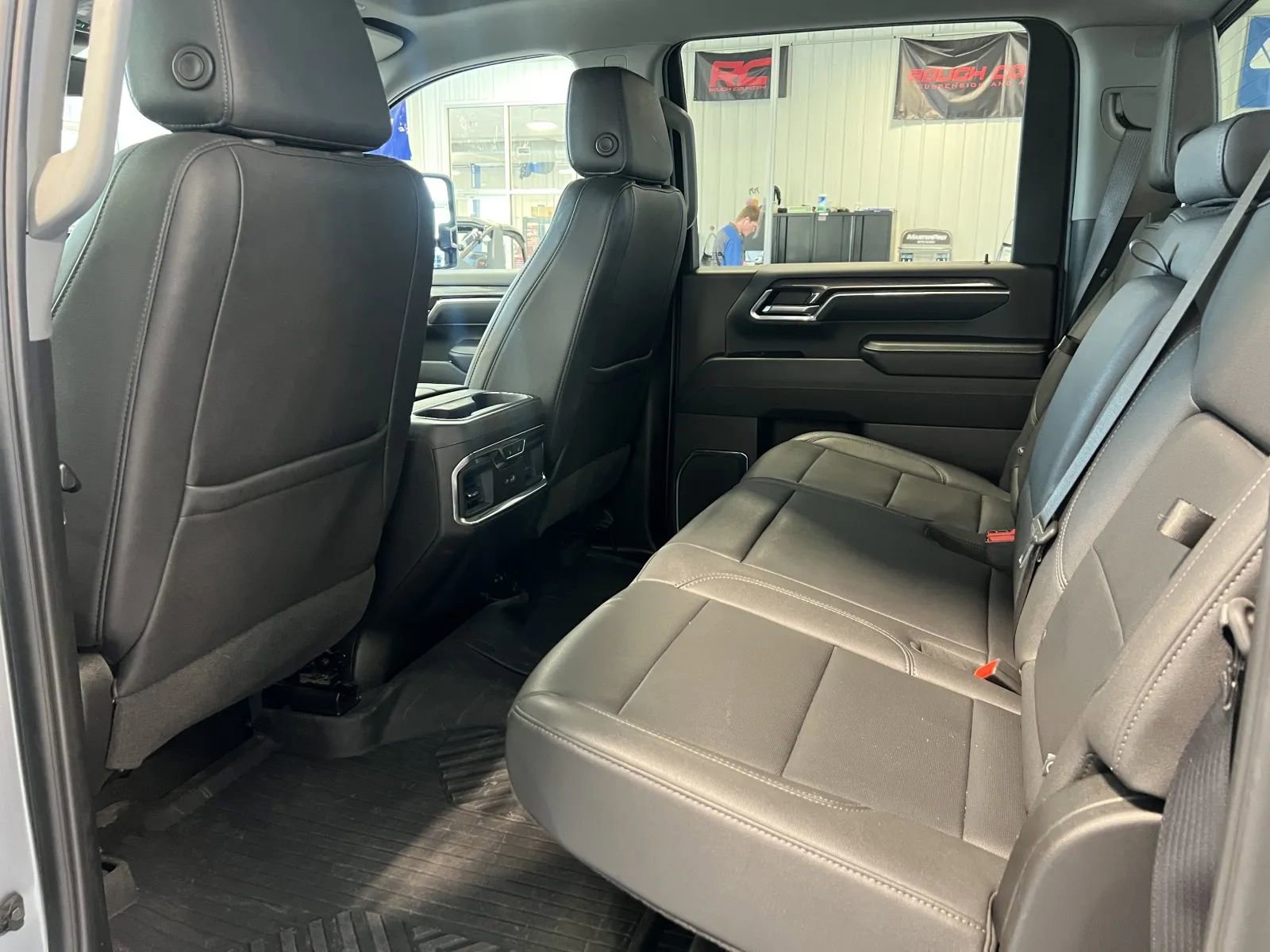 Used 2024 Chevrolet Silverado 2500 LTZ AWD/4WD image 15