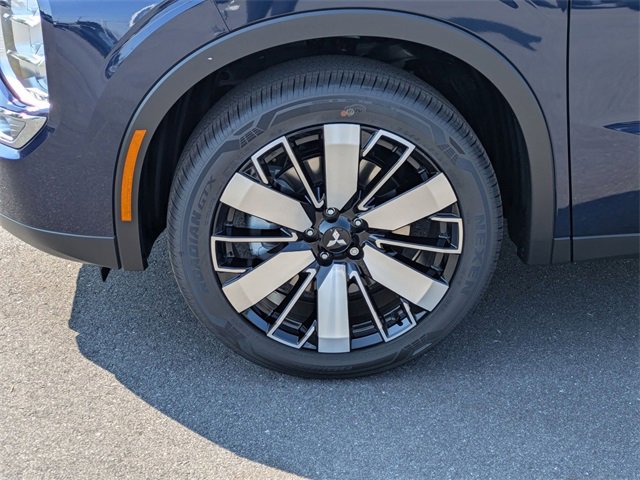 New 2025 Mitsubishi Outlander SE image 10