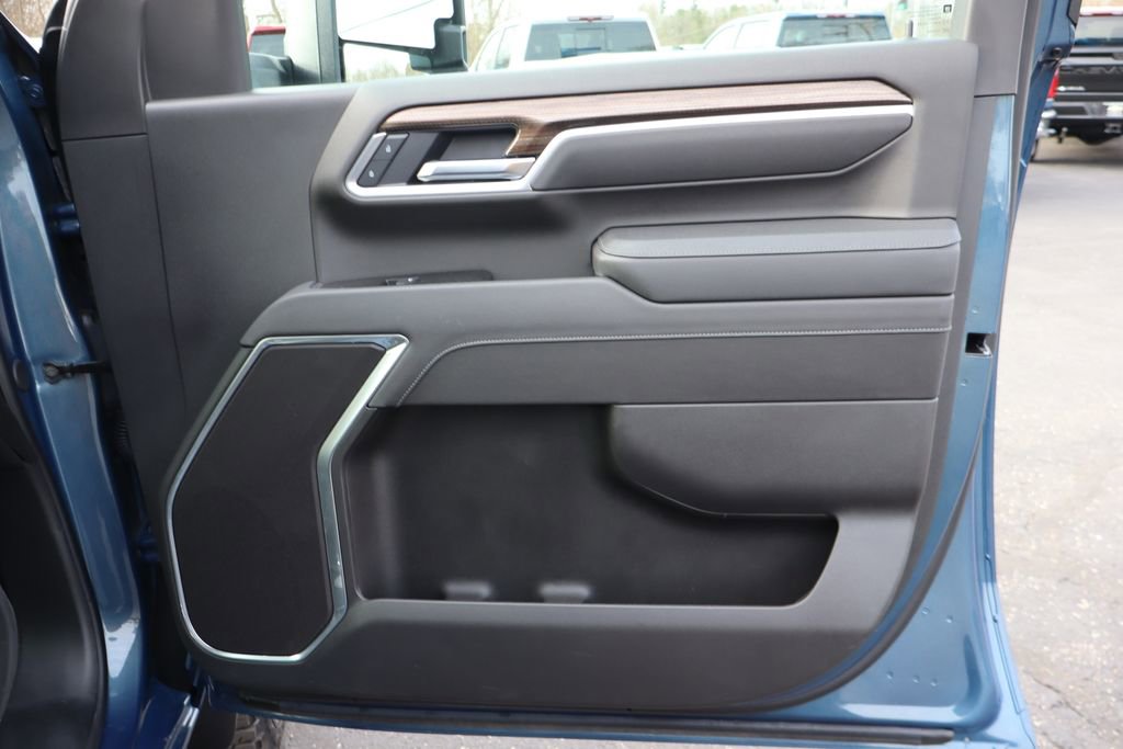 Used 2025 Chevrolet Silverado 2500 LT w/ Trail Boss Package image 21