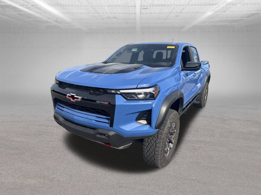 Used 2025 Chevrolet Colorado ZR2 w/ Technology Package AWD/4WD image 3