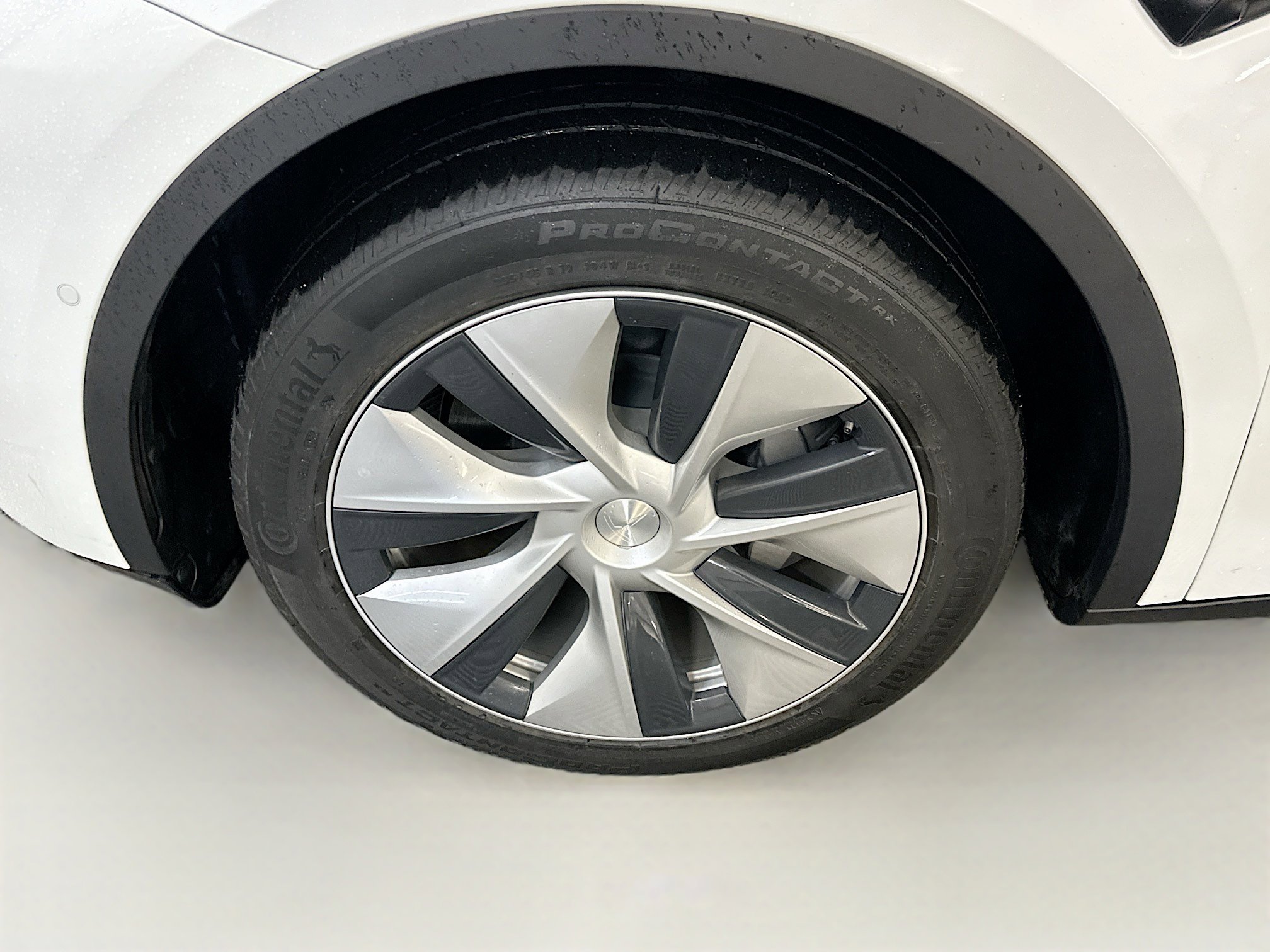 Used 2022 Tesla Model Y Long Range AWD/4WD image 11