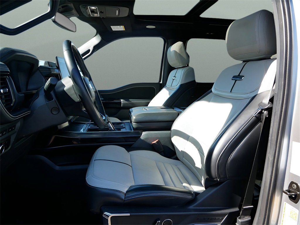 Used 2023 Ford F150 Lightning Platinum image 10