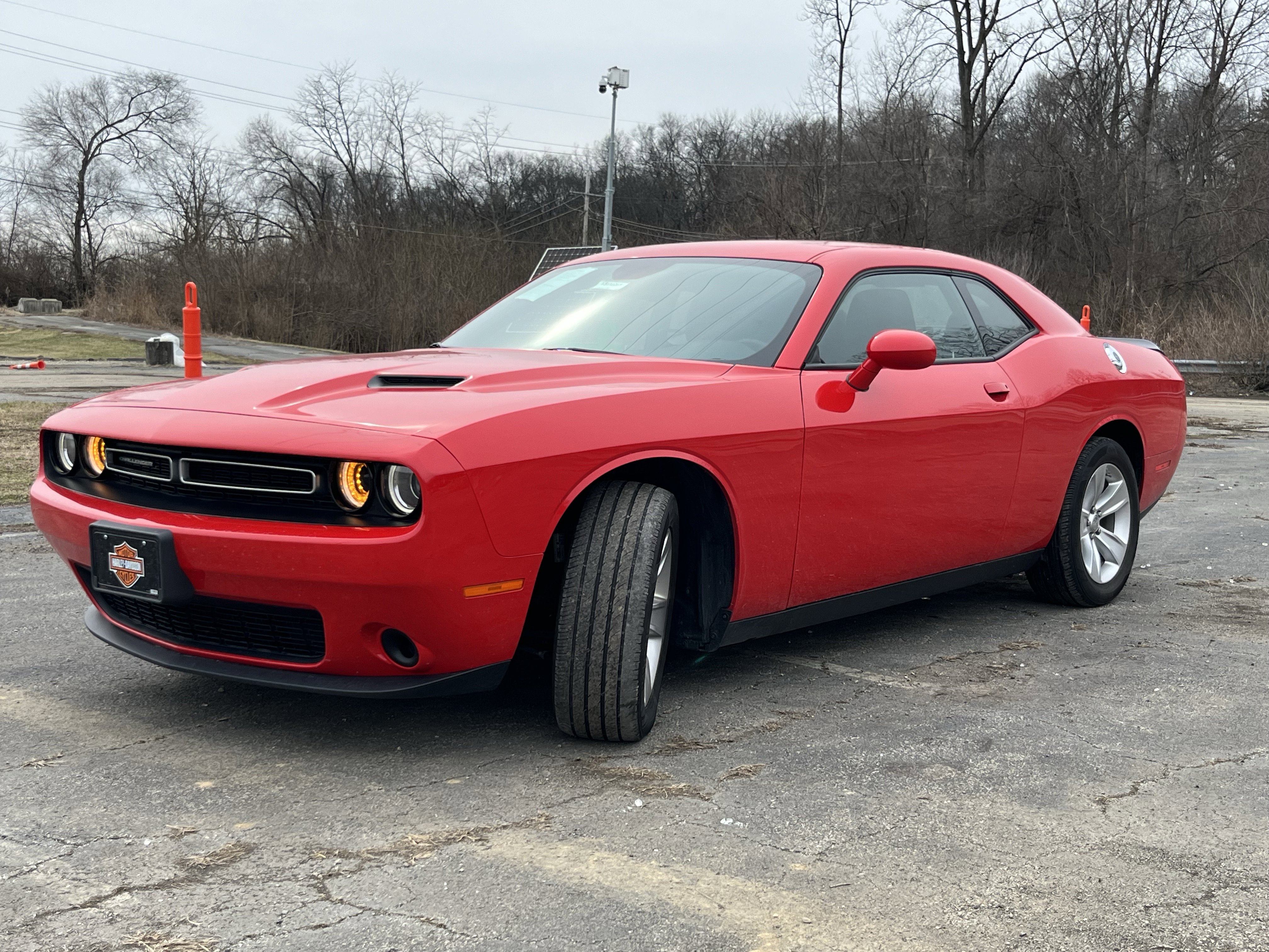 Used 2023 Dodge Challenger SXT image 3