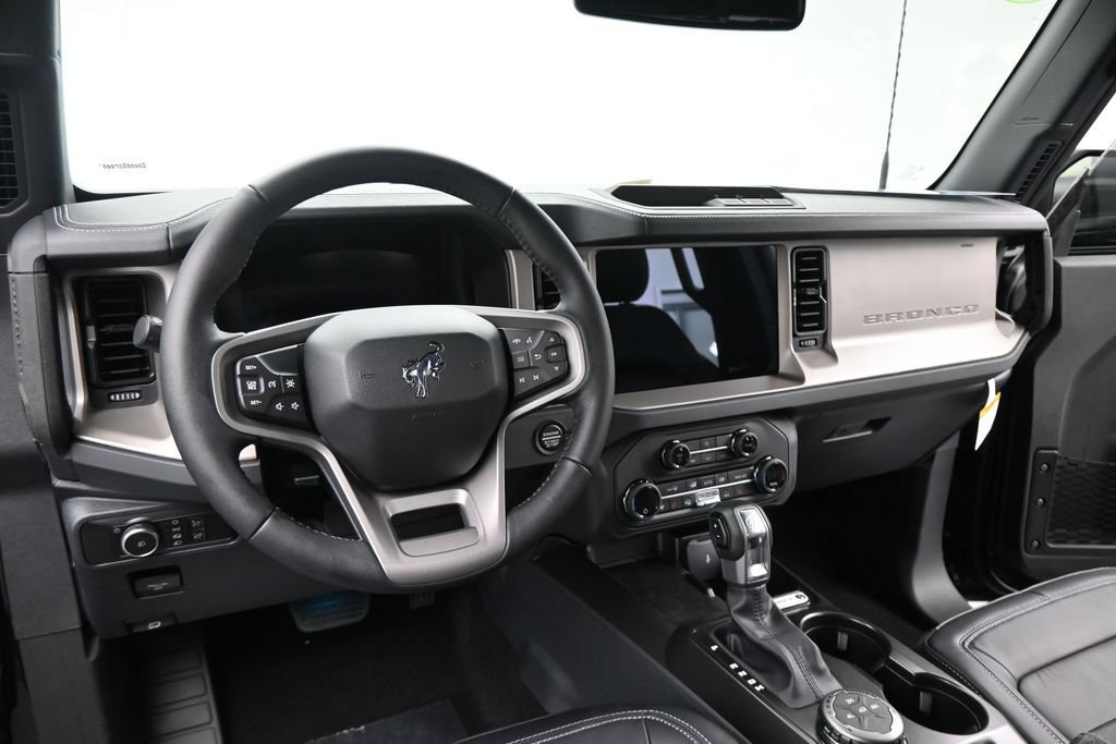 New 2026 Ford Bronco Outer Banks AWD/4WD image 3