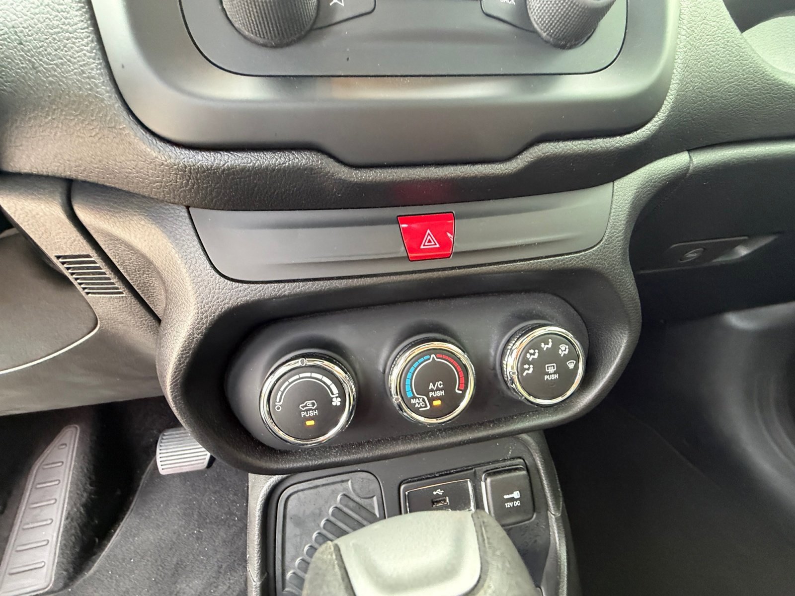 Used 2017 Jeep Renegade Altitude w/ Safety & Security Group image 22