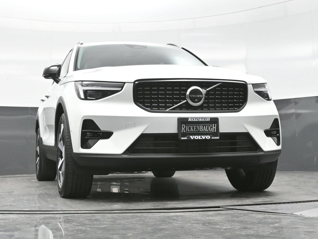 New 2026 Volvo XC40 B5 Plus w/ Protection Package Premier AWD/4WD image 9