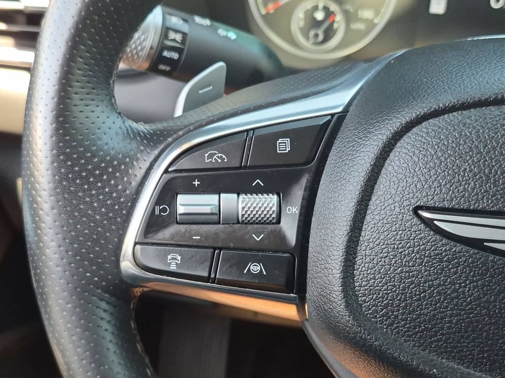 Used 2025 Genesis G70 2.5T RWD image 21