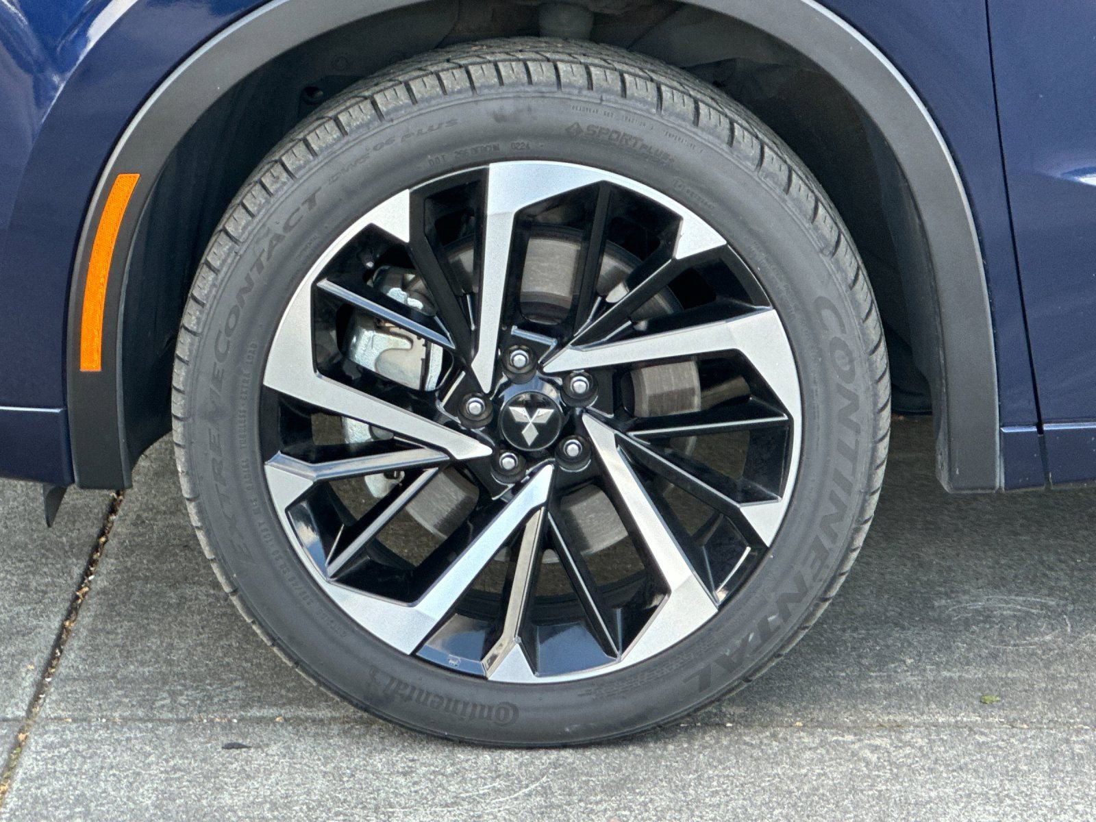 Used 2023 Mitsubishi Outlander AWD image 24