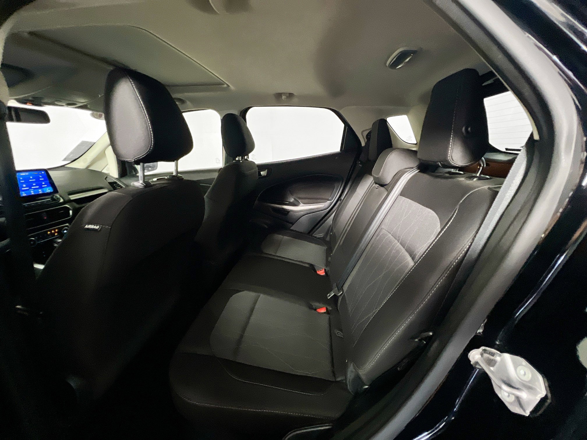 Used 2020 Ford EcoSport SE w/ SE Convenience Package image 29