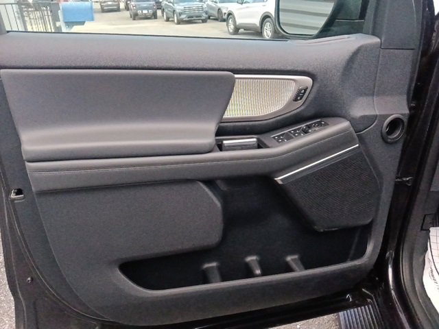 New 2026 Ford Expedition Active image 11