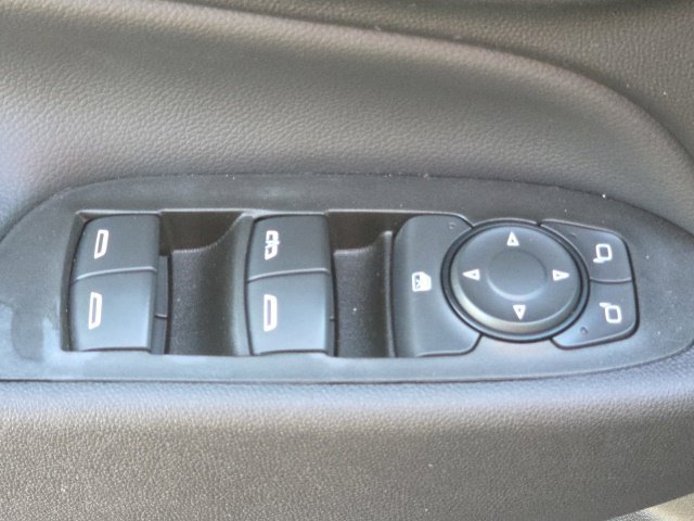 Used 2020 Chevrolet Equinox LT FWD image 23