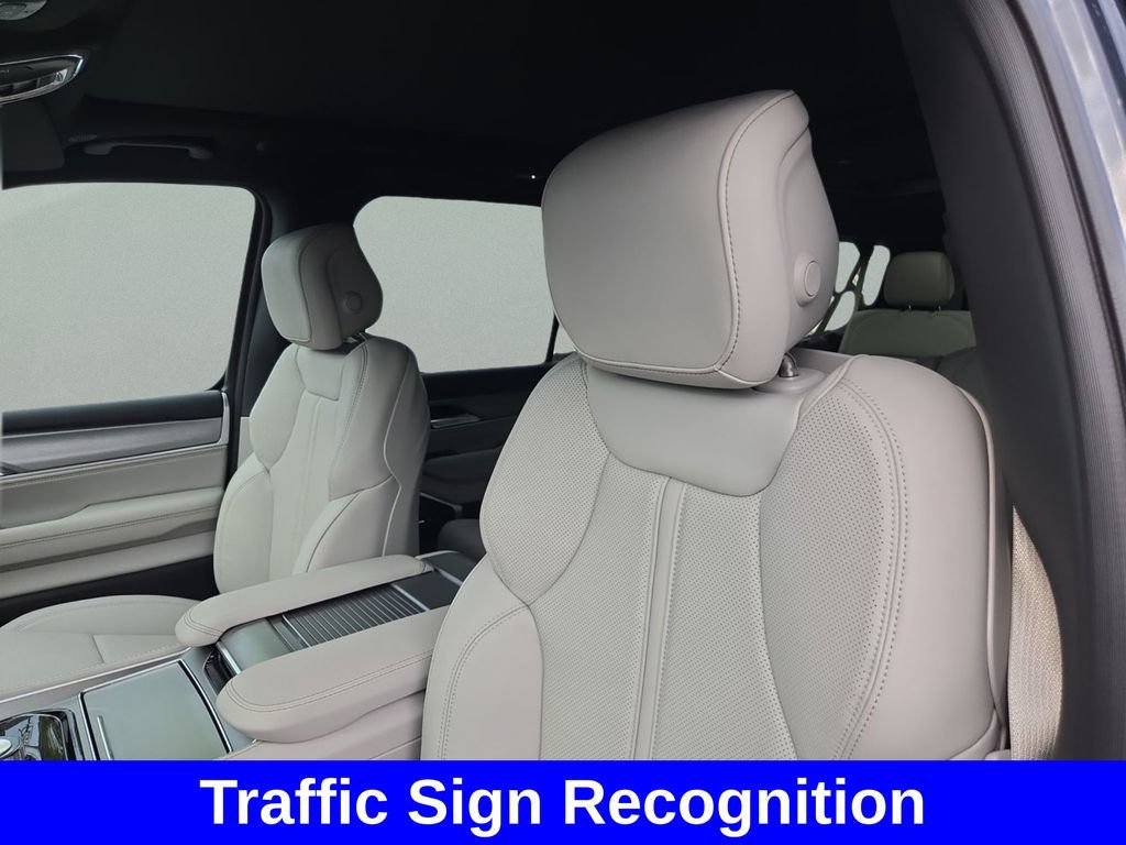 New 2025 Jeep Wagoneer L Series II AWD/4WD image 18