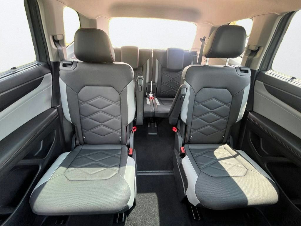 Certified 2026 Volkswagen Atlas Peak Edition AWD/4WD image 28