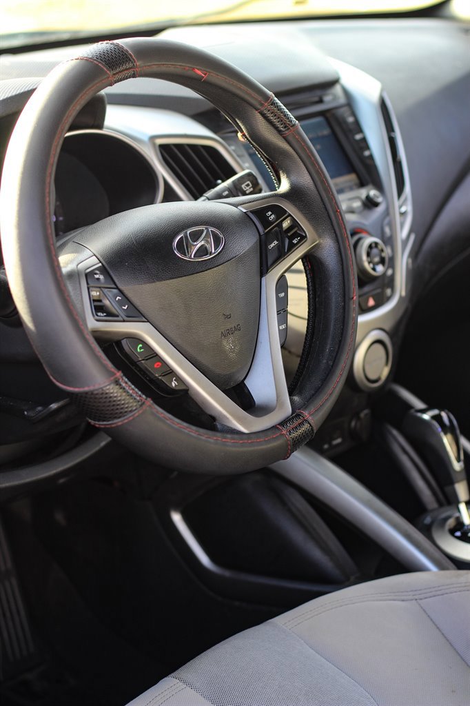 Used 2012 Hyundai Veloster image 10