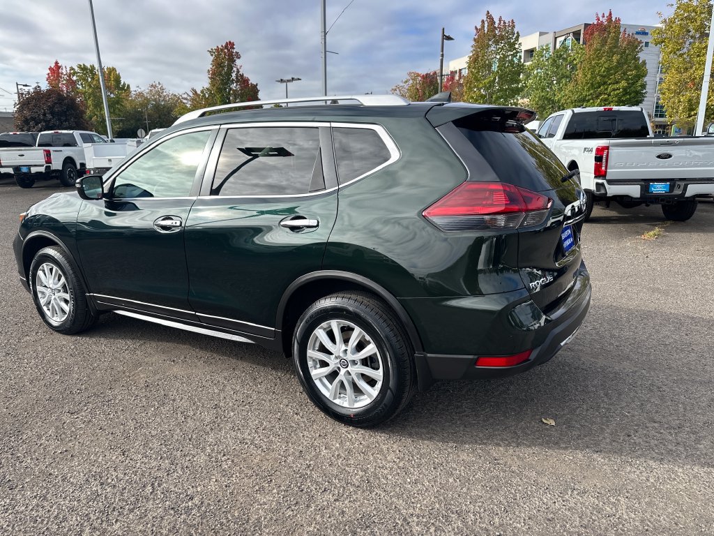 Used 2018 Nissan Rogue SV AWD/4WD image 4