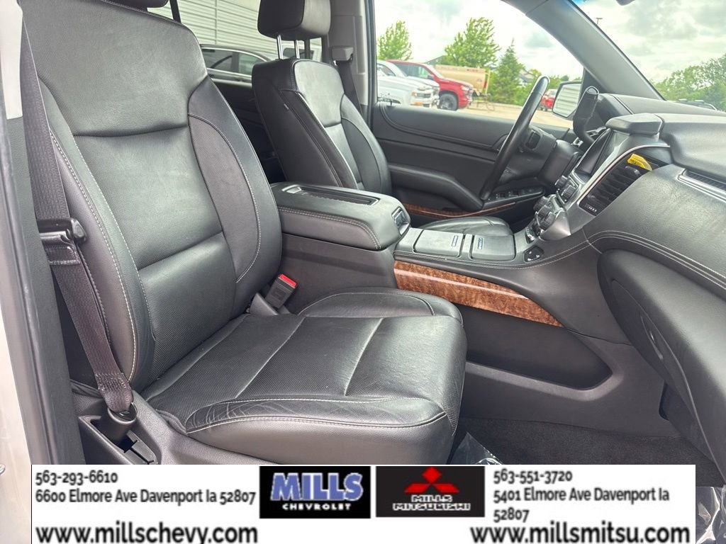 Used 2017 Chevrolet Suburban Premier AWD/4WD image 32