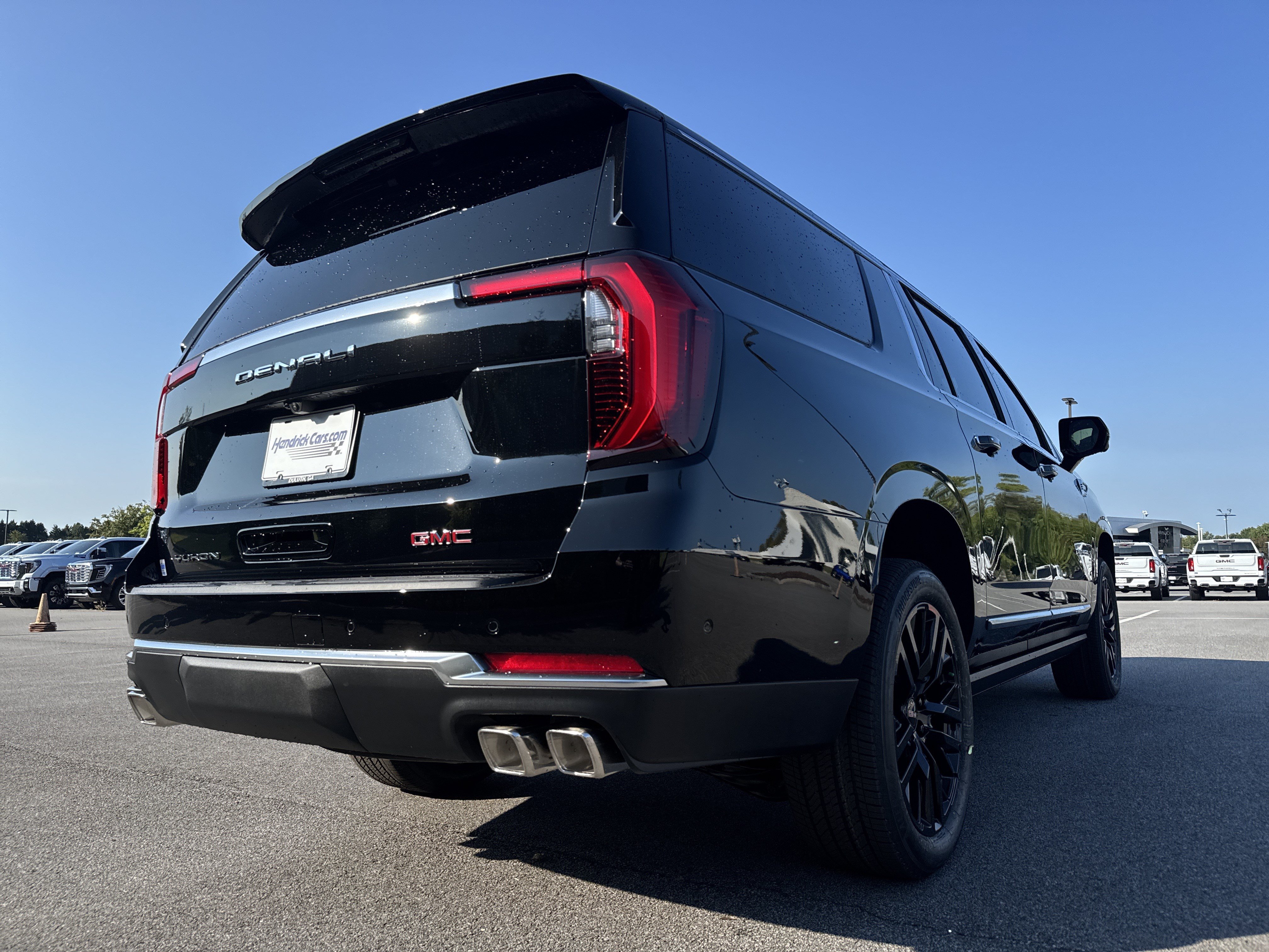 New 2026 GMC Yukon XL Denali w/ Sun & Power Step Package AWD/4WD image 10