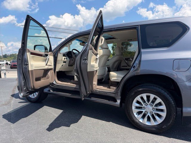 Used 2019 Lexus GX 460 Premium w/ Premium Package AWD/4WD image 7