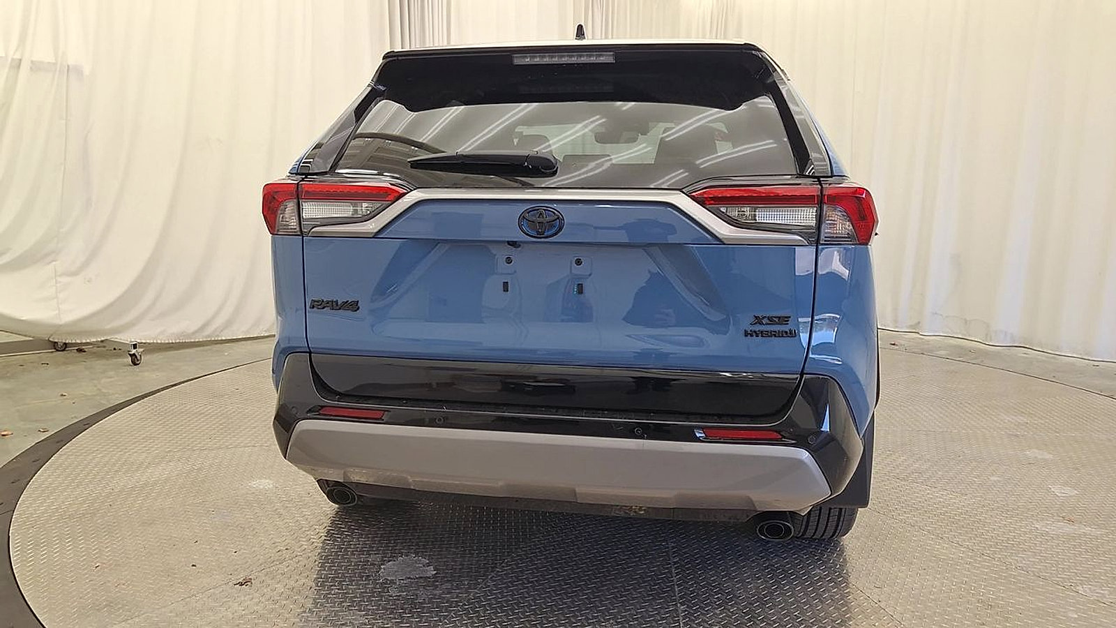 Used 2024 Toyota RAV4 XSE w/ Advanced Technology Package image 2