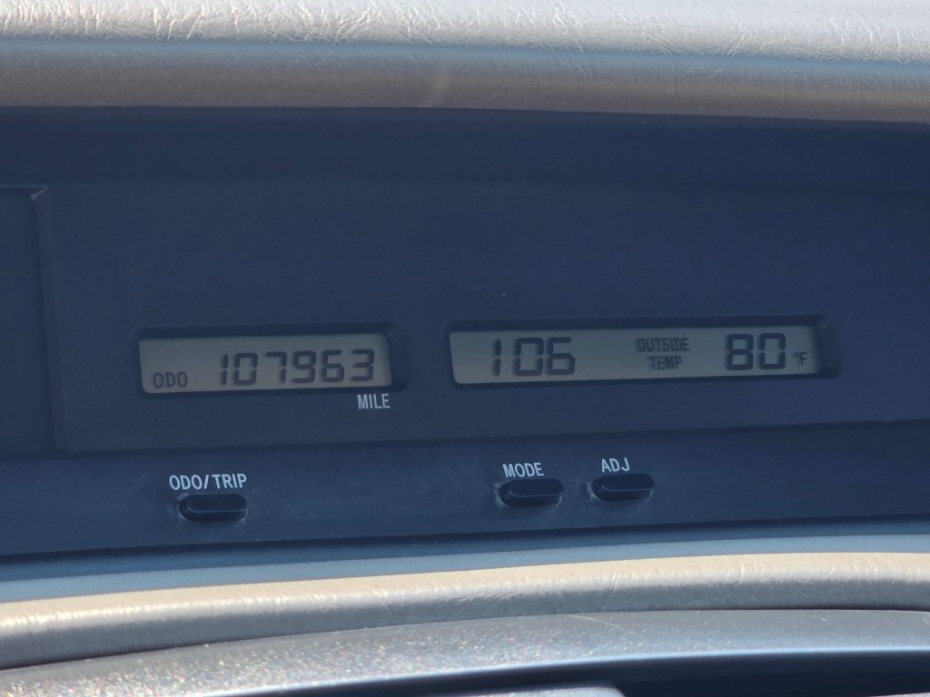 Used 2002 Toyota Avalon XL w/ Luxury Pkg FWD image 7