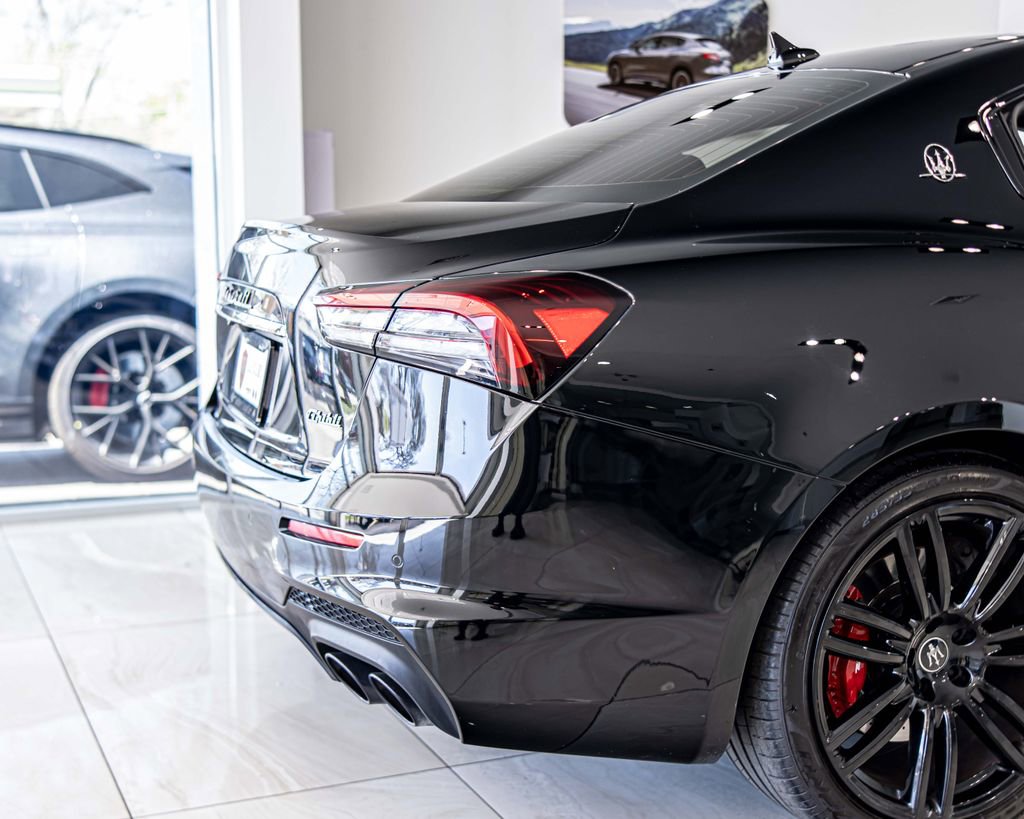 Used 2021 Maserati Ghibli RWD image 12