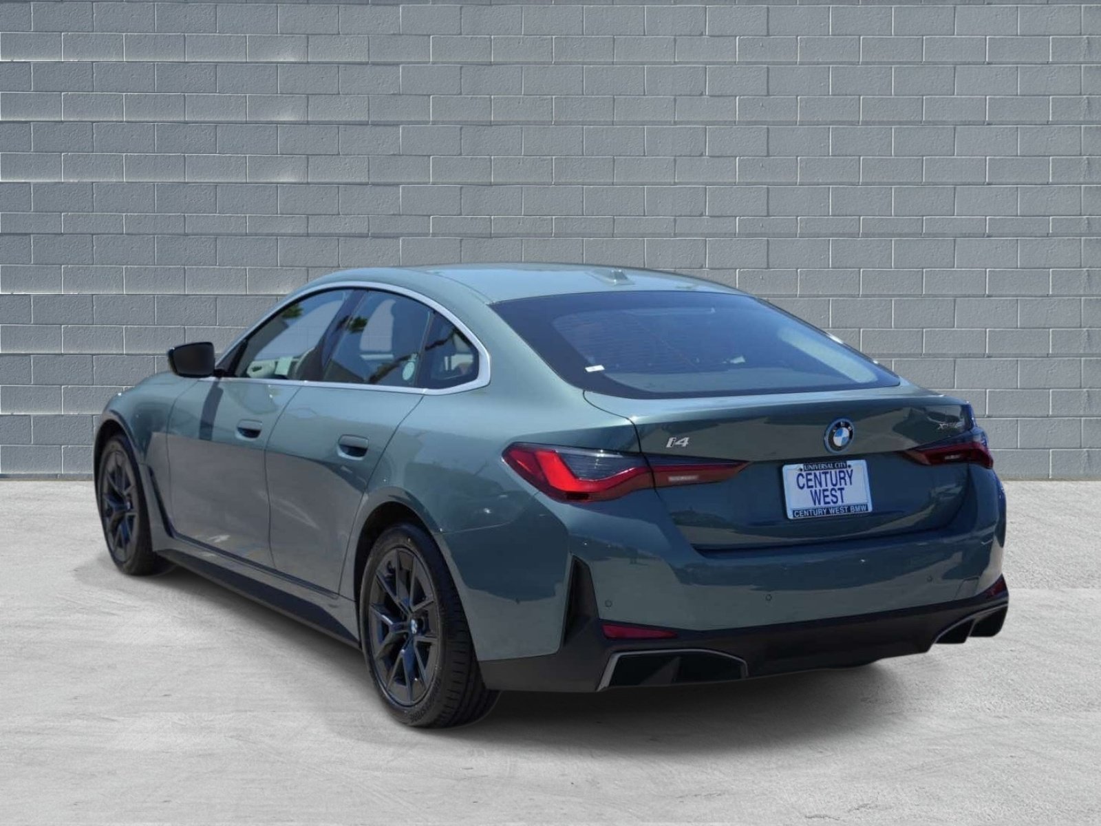 Used 2025 BMW i4 xDrive40i w/ Premium Package AWD/4WD image 3