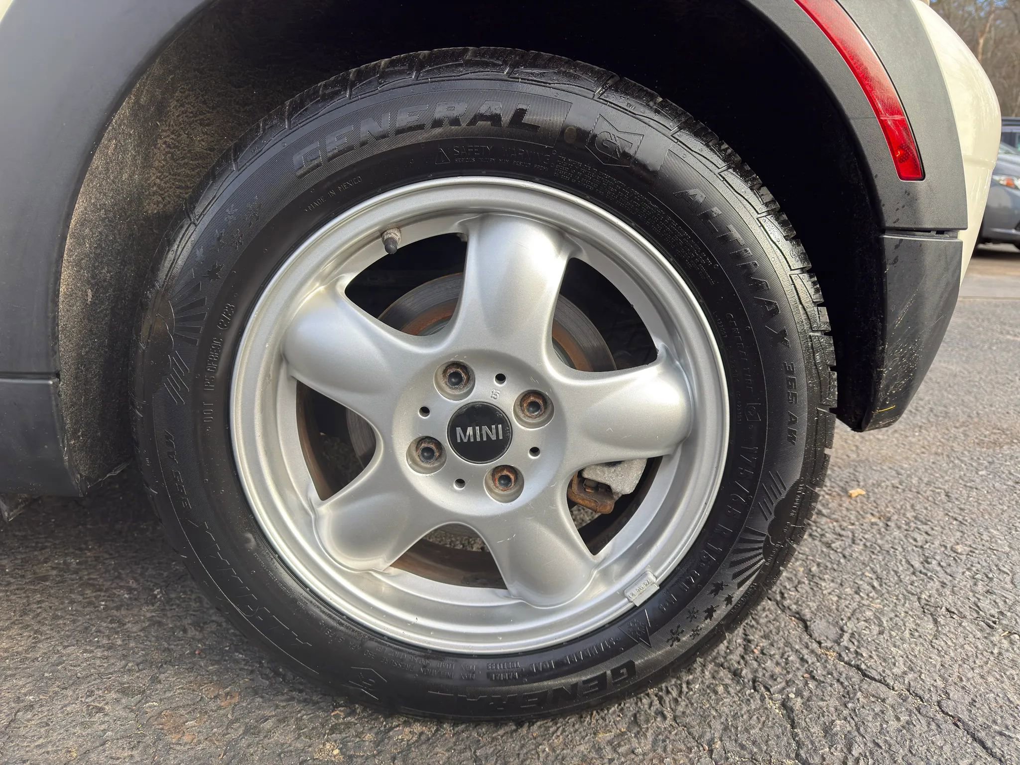 Used 2010 MINI Cooper Hardtop image 11