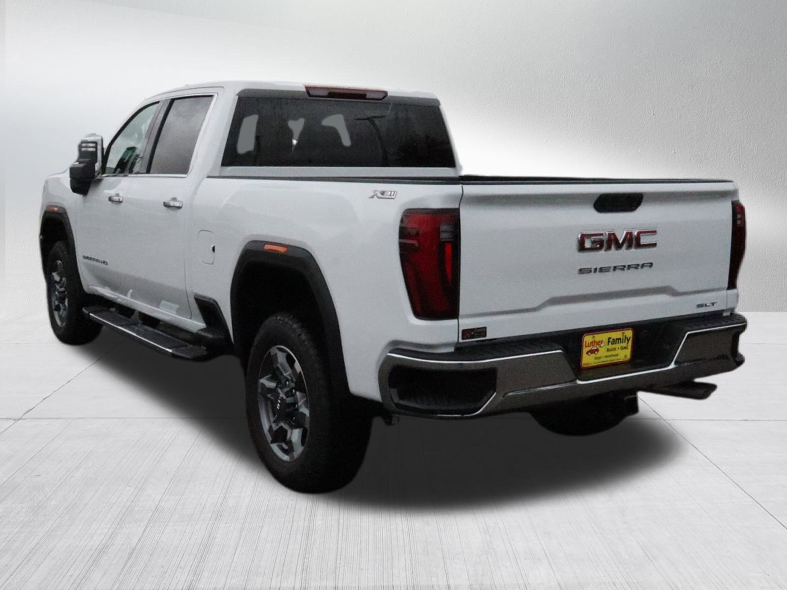 New 2026 GMC Sierra 3500 SLT image 5