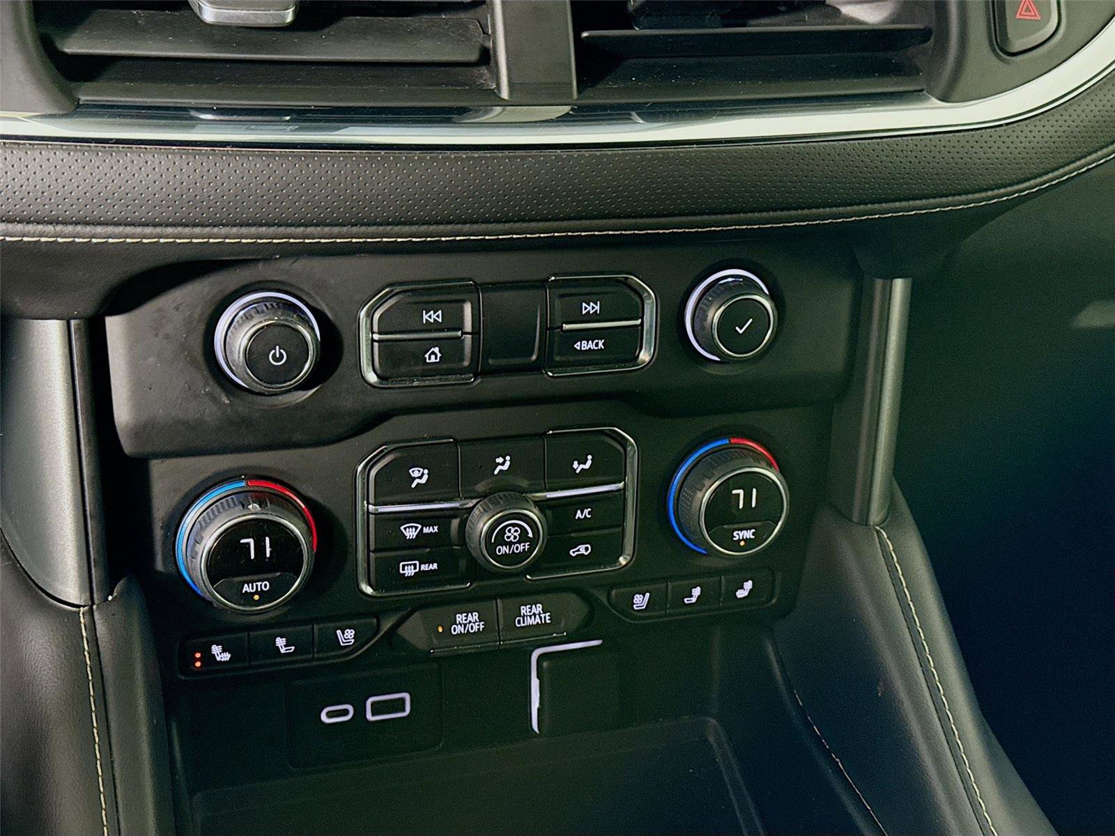 Used 2022 Chevrolet Suburban Premier image 10