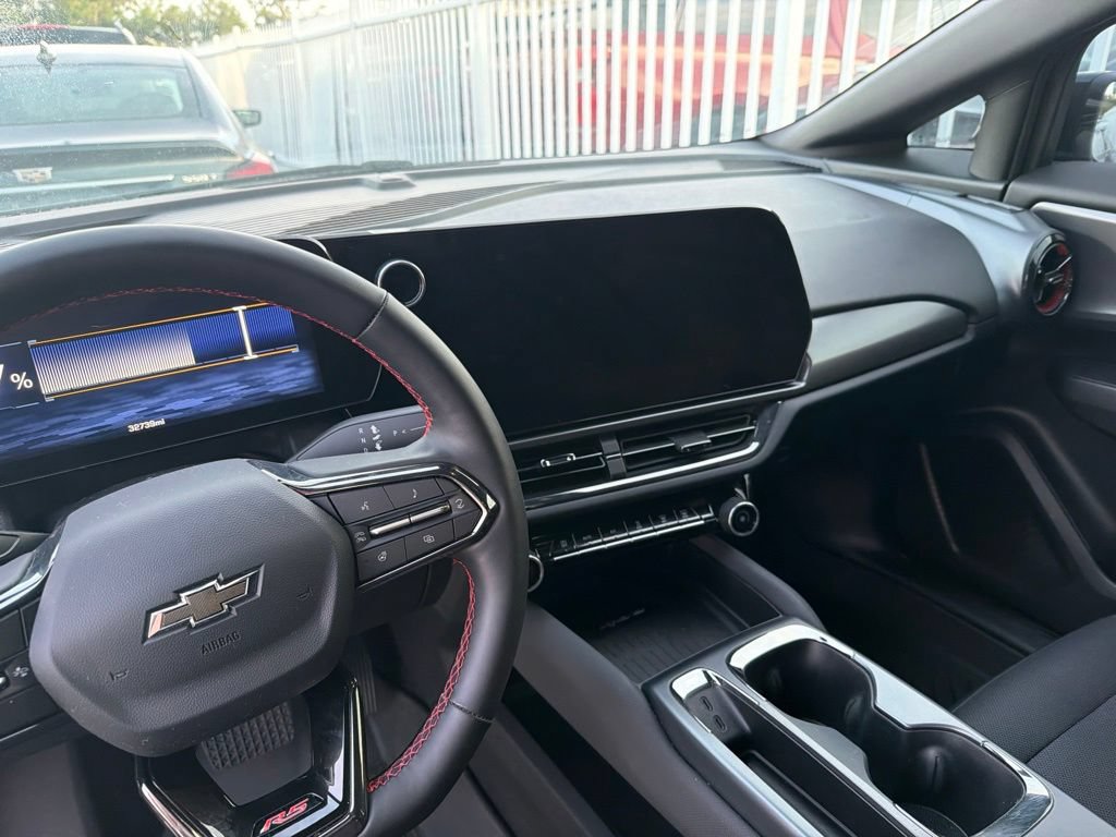 Certified 2025 Chevrolet Equinox EV RS FWD image 12