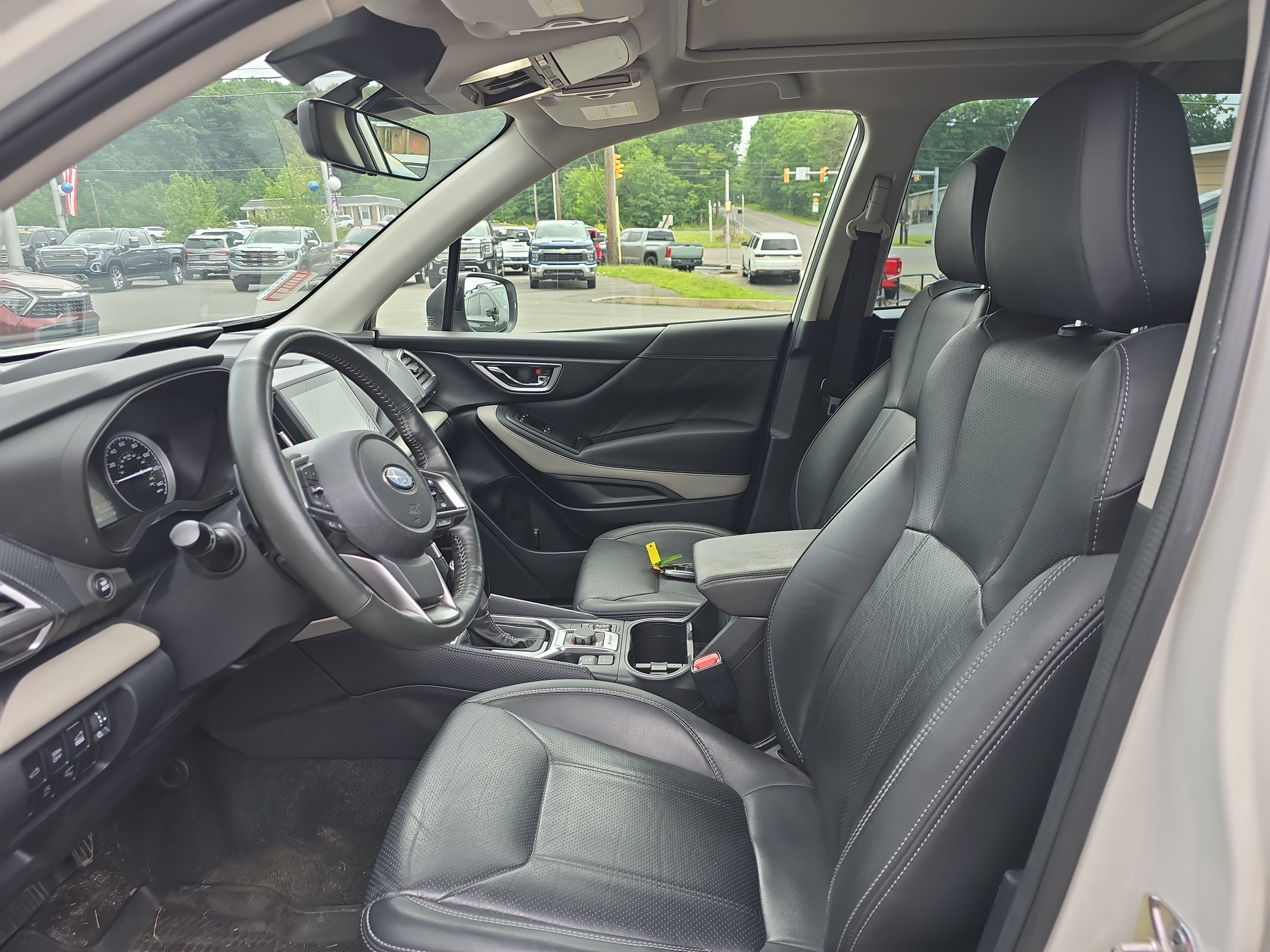 Used 2023 Subaru Forester Limited AWD/4WD image 12