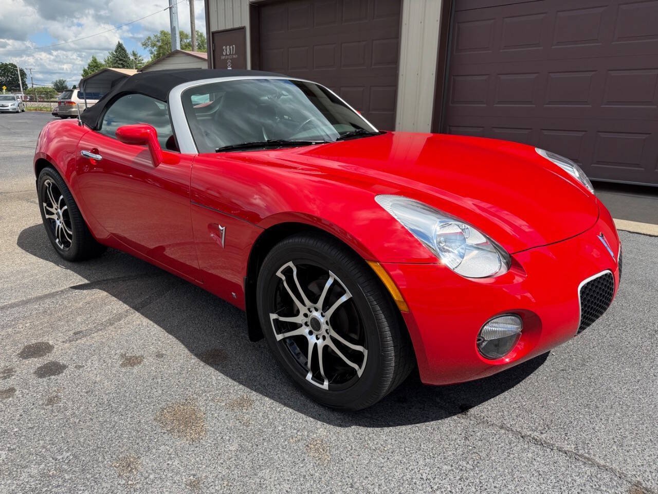 Used 2006 Pontiac Solstice Convertible w/ Premium Package RWD image 10