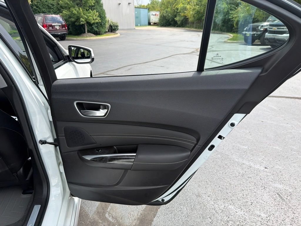 Used 2018 Acura TLX w/ Technology Package FWD image 41