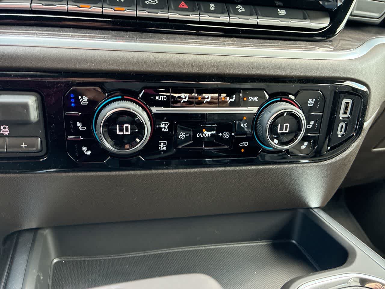 New 2026 Chevrolet Silverado 1500 LTZ w/ LTZ Premium Package image 18